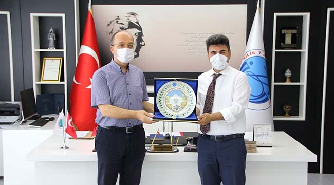 Gümüşhane Üniversitesi Rektörü Zeybek, Rektör Karacoşkun'la Bir Araya Geldi