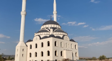 Ömer Beyaz Tarafından Yaptırılan Cami İnşaatında Dış Cephe Tamamlandı