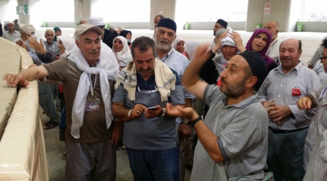 Hacı Adayları Arafata Hazırlanıyor