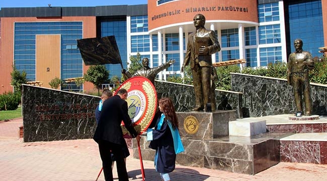 KİYÜ’de Akademik Yıl Çelenk Sunma Töreni