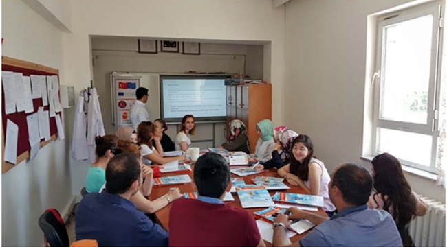 Ebeveyn Köşesi Projesi Eğitimleri Tamamlandı