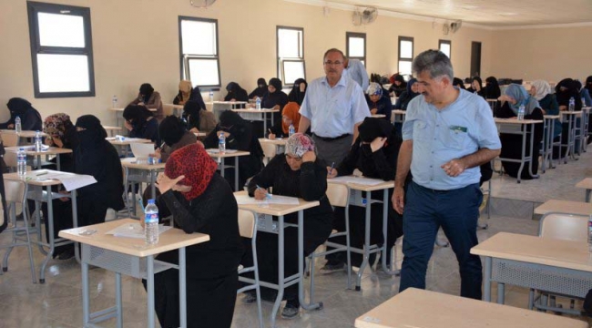 5 Bin Suriyeli Öğretmen Sınava Girdi