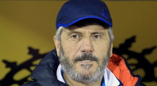 Atiker Konyaspor Müstafa Akçay ile yolları ayırdı