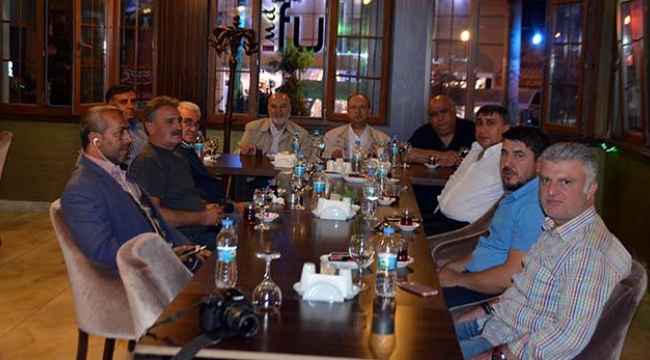 Gazeteciler Perker'in Davetinde Buluştu