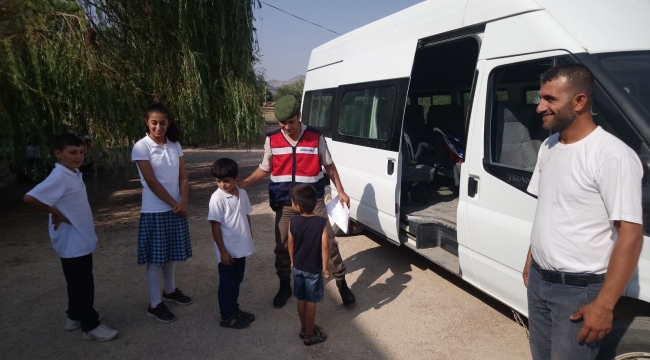 Jandarma Okul Servislerini Denetliyor