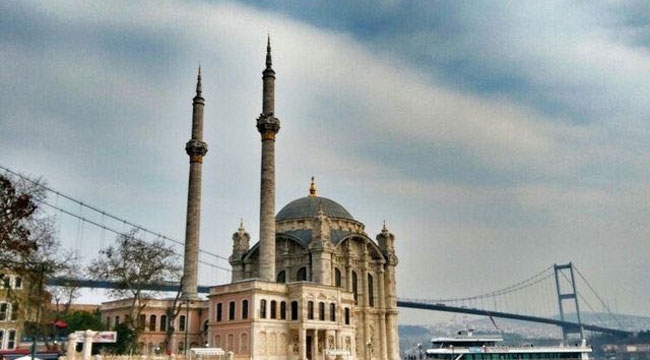 Ortaköy Camii