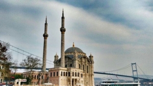 Ortaköy Camii