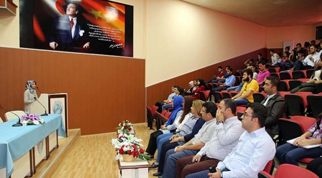 Yeni Üniversiteliler Kütüphane Eğitimi Aldı