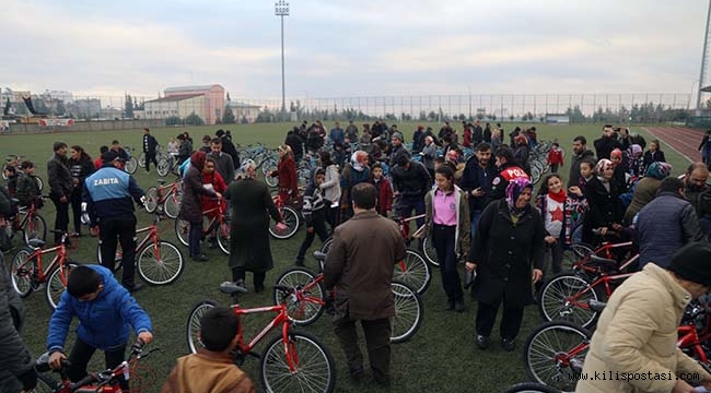 Kilis'te Bisiklet Dağıtımları Sürüyor