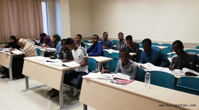 Somalili Öğrenciler Türkçe Öğrenmeye Başladı