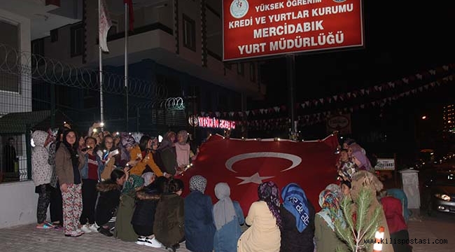 Üniversite Öğrencilerinden Askere Destek
