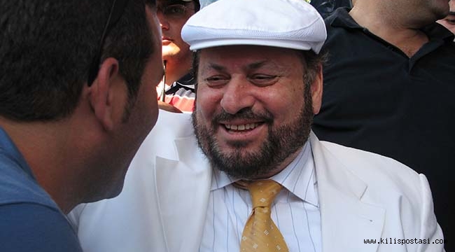 Baş Hoca İki Elbise Taşırdı