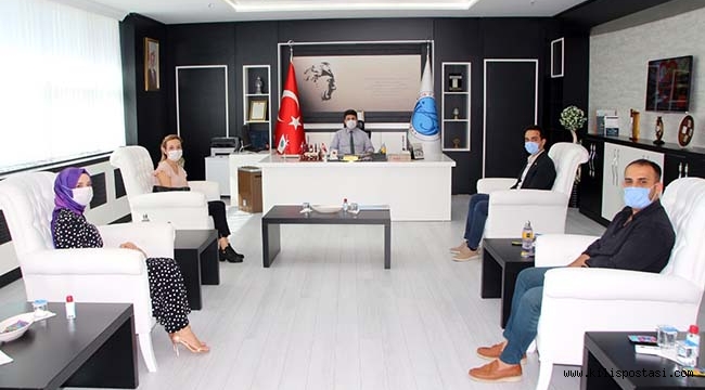 Dernek Üyeleri Rektör Karacoşkun'u Ziyaret Etti
