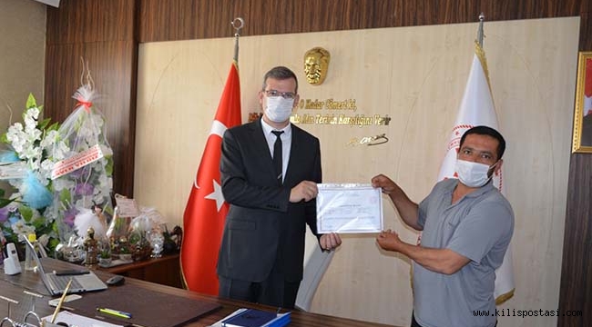 Sürü Yönetimi Eğitimini Tamamlayanlar Sertifikalarını Aldı