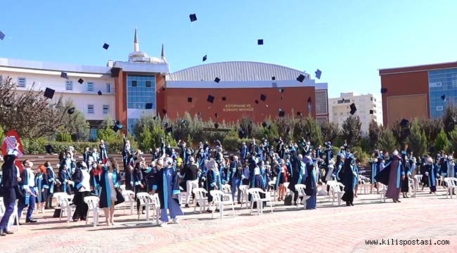 7 Aralık Üniversitesinde Mezuniyet Töreni Düzenlendi