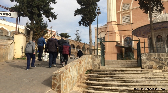 Yılın İlk Cuma Namazına İlgi Yoğun