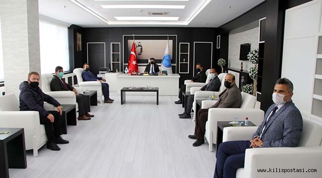 Rektör Karacoşkun Tebrikleri Kabul Ediyor