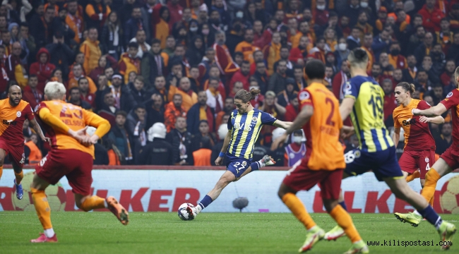 Fenerbahçe, Galatasaray'ı 90+4'te Yendi