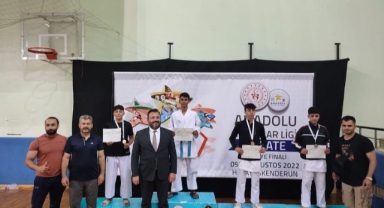 Bir Şampiyonluk Haberi de Karateden