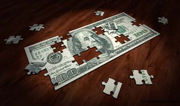 Türkiye'de Dolar ve Altın Rekor Seviyelere Ulaştı: Ekonomi Endişelerle Sarsıldı