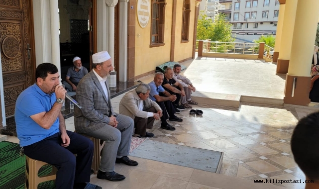 Kilis'ten kutsal topraklara gidecek olan umre kafilesi dualarla uğurlandı