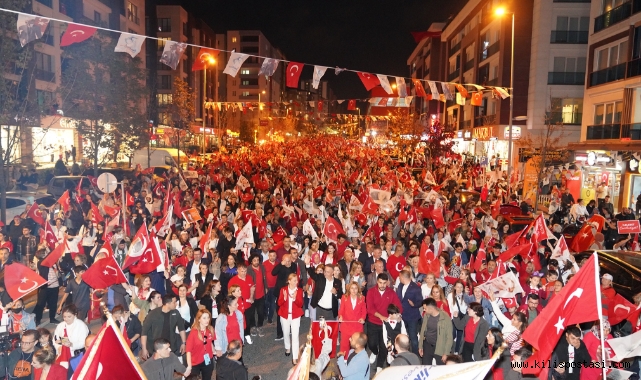BİNLERCE KİŞİ 100.YIL İÇİN YÜRÜDÜ