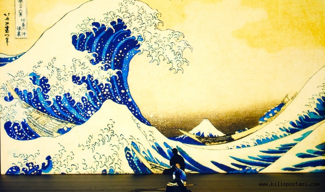 Katsushika Hokusai'nin çalışmaları Projektörlerle Hayata Geçiriliyor