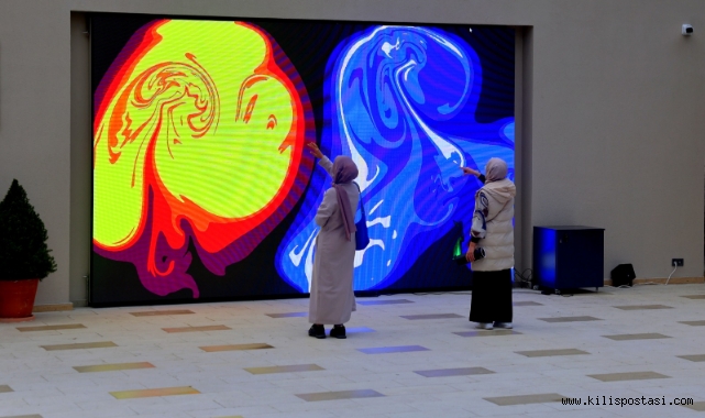 Sanatın duayenleri İstanbul'un yeni sanat galerisinde buluştu