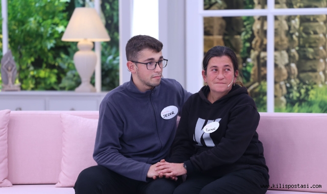 ANNESİNE YILLAR SONRA İLK KEZ ESRA EROL'DA KAVUŞTU