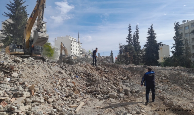 Kilis Belediyesi Güvenlik Önlemleriyle Kız Meslek Lisesi Yıkımına Başladı!