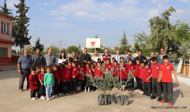 Kilis Köy Okullarına Yeşillik Dokunuş: 200 Fidan Toprakla Buluştu!