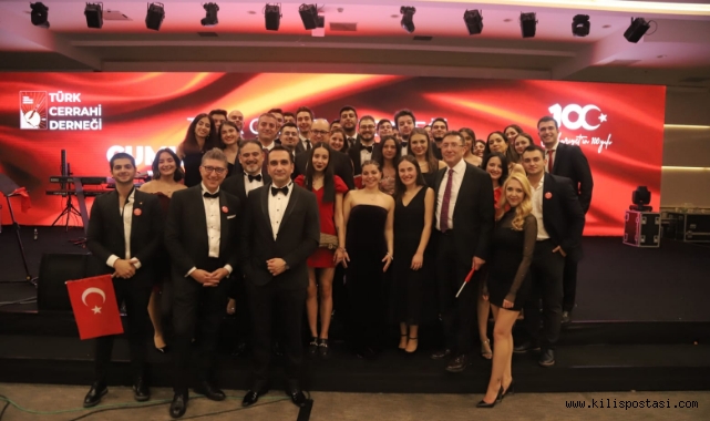 Türk Cerrahi Derneği Cumhuriyet’in 100. Yılını Coşkuyla Kutladı!
