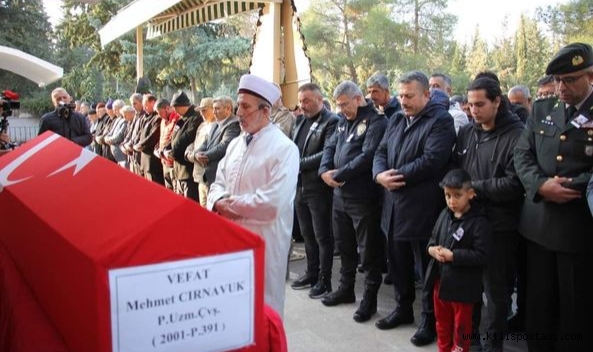 Kilis İl Müftüsü Alettin Bozkurt, Şehit Piyade Uzman Çavuş Mehmet Cırnavuk'u Dualarla Andı!