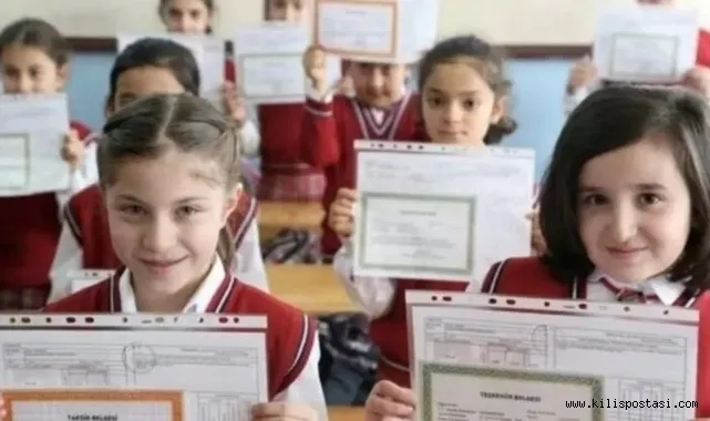 Okullarda Karne Heyacanı Yaşandı! Karneler verildi mi? Sınıfta kalma var mı? E-Karne ne zaman açılacak?