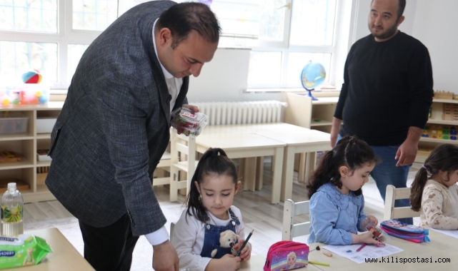 Başkan Bilecen’den Anlamlı Jest! Serada Yetişen Çilekler Minik Öğrencilere Ulaştırıldı...