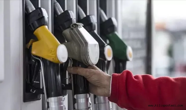 Akaryakıta Gece Yarısı Çifte Zam! Tabelalar Değişti: Motorin ve Benzin Fiyatları Yükseldi