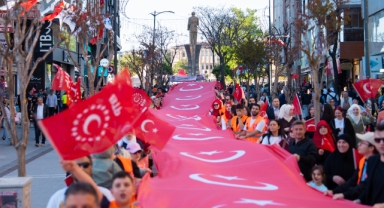 Avcılar’da dev Türk bayraklı kortej…