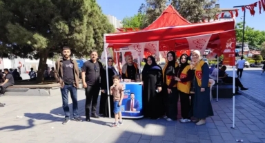 BTP Esenyurt İlçe Başkanlığı meydanda stant açtı: Gençlerin ve vatandaşların ilgisi yoğundu