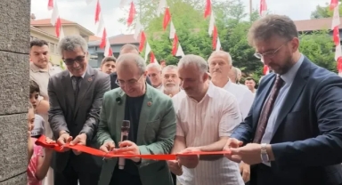 Kepekçi: “Bu kapı bir parti binasının değil, milletin kapısıdır”
