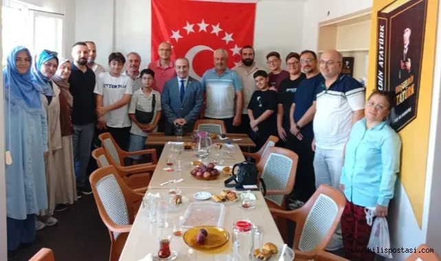 Kepekçi Manisa'da teşkilatla buluştu: