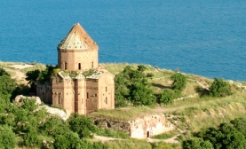 Camiyi yık kilise yap!
