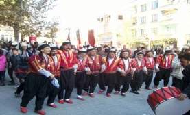 Çeteler Kutlamalara Ayrı Bir Renk Kattı