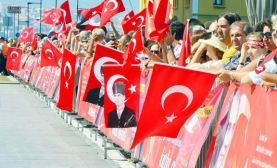 İzmir, zaferin 92. yılını kutladı