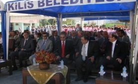 KİLİS'TE ÖĞRENCİLERİN DERS BAŞI YAPMASI NEDENİYLE TÖREN DÜZENLENDİ