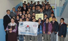 Musabeyli Yatılı İlköğretim Bölge Okuluna Beyaz Bayrak