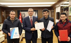 Azerbaycanlı Öğrenciler Mezun Oldu