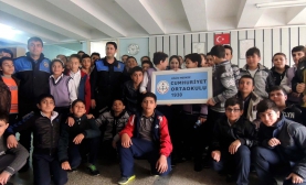 Polisler Öğrencileri Bilgilendiriyor
