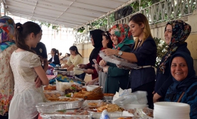 Polis Eşlerinden Kermes!