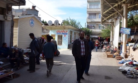 Pazar Suriyeliler ile Şenlendi