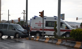 Hastane Kavşağında Kaza!